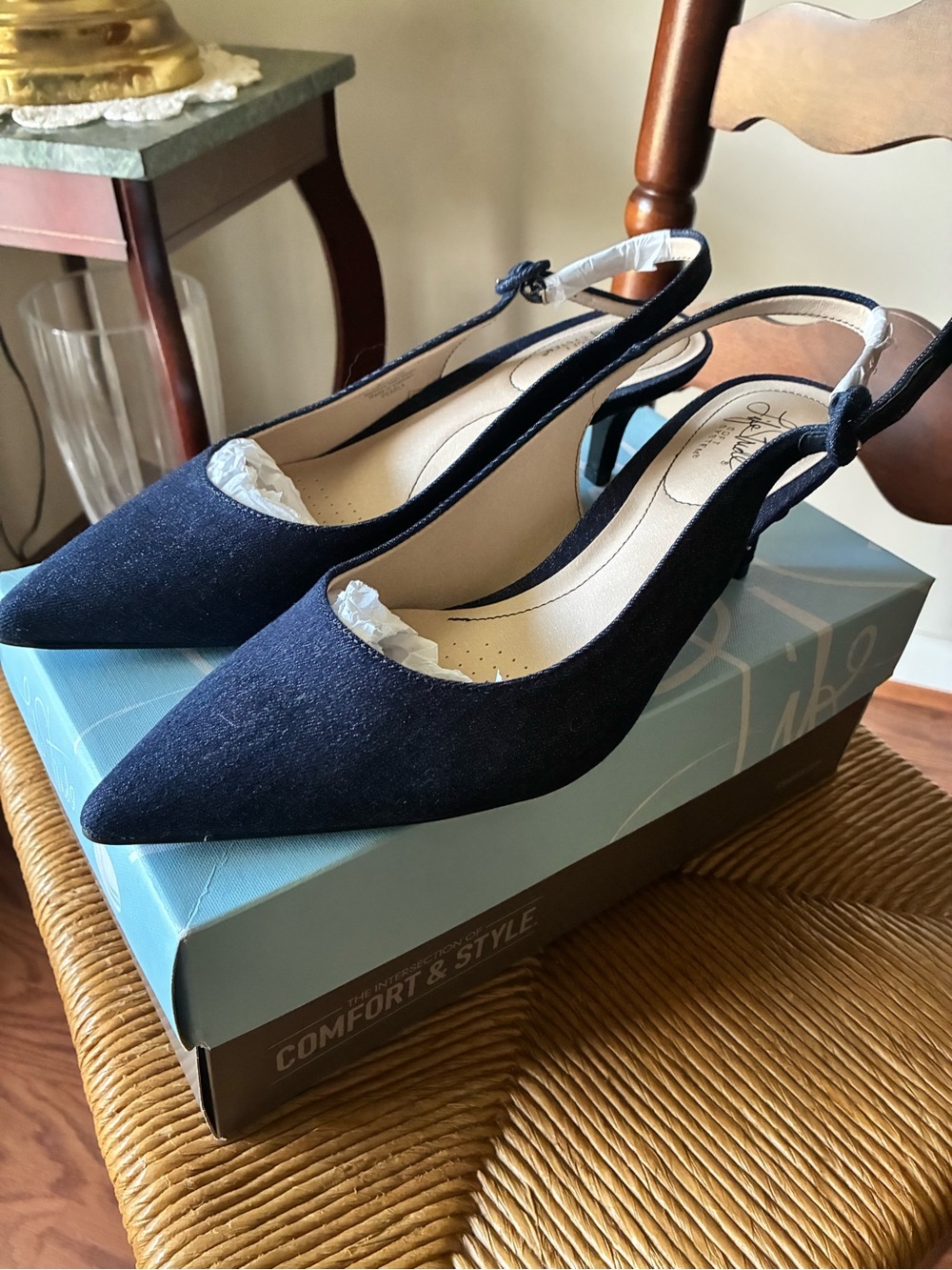 NEW Life Stride sz 10 Denim Slingback Heels - Women's Elegant Pointed Toe